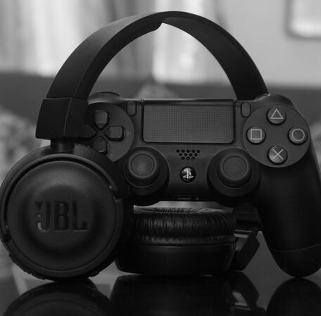 A community designed to facilitate player education